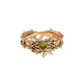 The image of the thornbird symbolizes unwavering strength and the resilient beauty of feminine power,
traversing forests and braving thorns in search of the ideal kingdom within the heart.