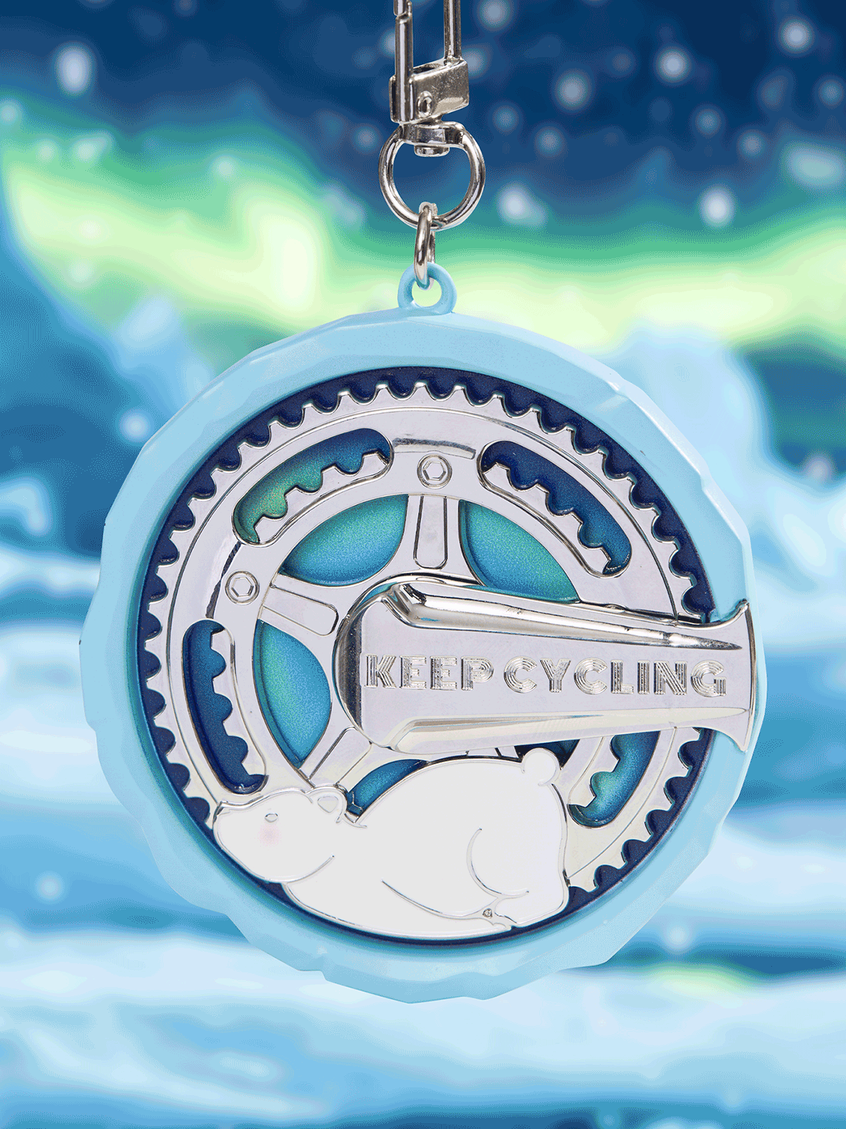The crank connecting the gears is engraved with “KEEP CYCLING”,
 which aligns with our brand name
 and also conveys the green philosophy of “keep cycling, low-carbon circulation”.
On the back of the medal, a globe design rotates in connection with the front gear.
 
It symbolizes that the power of cycling promotes ecological circulation and protects our Earth.
 It also adds fun to the medal,
 making every rotation a beautiful hope and protection for the planet.