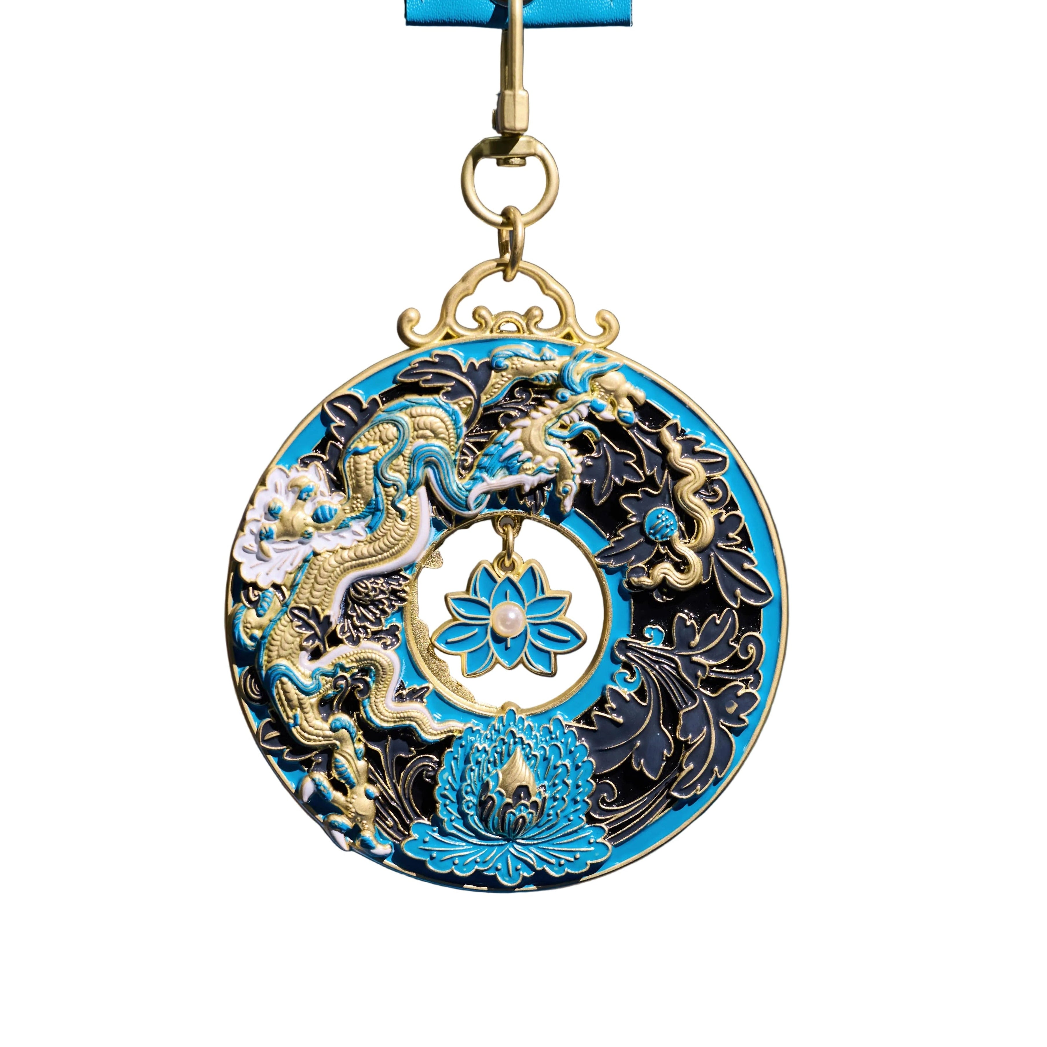 It is estimated that over 10 million Chinese cultural relics have been lost overseas.
We explore the hidden corners of history,
seeking to discover where these treasures originally belonged,
and to feel the stories of their creation and the essence they carry.
By incorporating the patterns of these artifacts into our medals,
we aim to awaken the spirit of exploration and inspire a strong sense of belief
Through this initiative, we hope that these wandering masterpieces of art
may one day find their way home