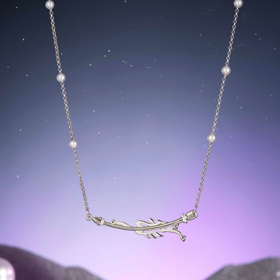 “Freedom” is more than a definition—
 it is a wish:
 to listen to one’s inner voice
 and step courageously into a wider world.
The elongated, graceful strokes outline the shape of freedom itself.
 This piece is not merely an accessory,
 but a symbol dedicated to every woman who chooses to be herself
 and pursue freedom without hesitation.
Suitable for everyday wear or meaningful moments.