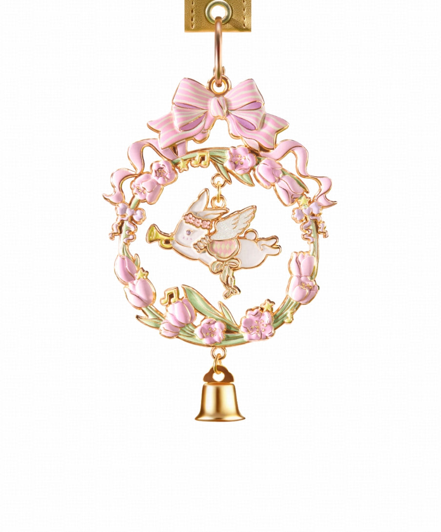 A Spring Letter Arrives, and the wind chime gently rings.
The Amusement Park Series arrives with the vitality of blooming tulips, rushing into spring.

The romantic phonetic play between “Yu (tulip)” and “Yu (encounter)”
becomes a gentle promise gifted by spring:

Amid blossoms and soft breezes,
you meet the tender and radiant version of yourself within.
Step into a dreamlike amusement park, created exclusively for spring.