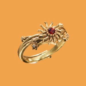 The medal is crafted in a vintage gold finish, with exquisite workmanship and a superior tactile feel.
The King Ring features elements of sunflowers and flames.
Sunflowers symbolize sunlight, warmth, and passion,
representing vitality and the steadfast belief in facing challenges fearlessly.