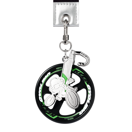 Keep Cycling
Keep Cool
Ride through the city, encountering endless light and motion,
finding answers in the freedom of the wind.